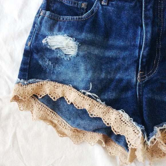 Free People Lacey Cutoff Denim Shorts in Areo Wash - Picture 7 of 8